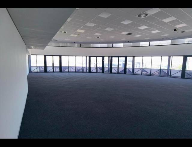 BUSINESS PROPERTY TO RENT IN LYNNWOOD GLEN